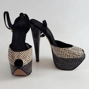 Giambattista Valli Black Ivory Polka Dot Snakeskin Peep Toe platform Sandal 38 8